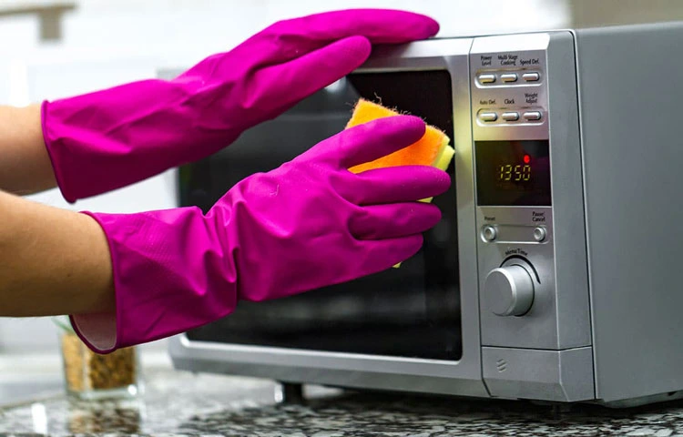قابلیت های Deodorize و EZ Clean در مراحل تمیز کردن سولاردام ال جی توسط خود دستگاه