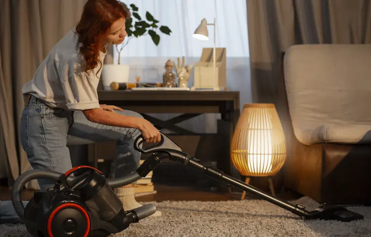 برای افزایش طول عمر موتور جاروبرقی پس از هر ۱۵–۲۰ دقیقه کارکرد، حداقل ۵ دقیقه به دستگاه استراحت دهید