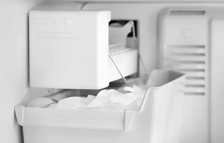 یخ‌ساز استاندارد (Cubed Ice Maker)